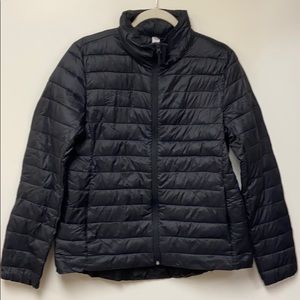 Packable puffer jacket